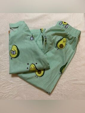 Kids Avocado Print Pajama Set Size 4Y NWOT